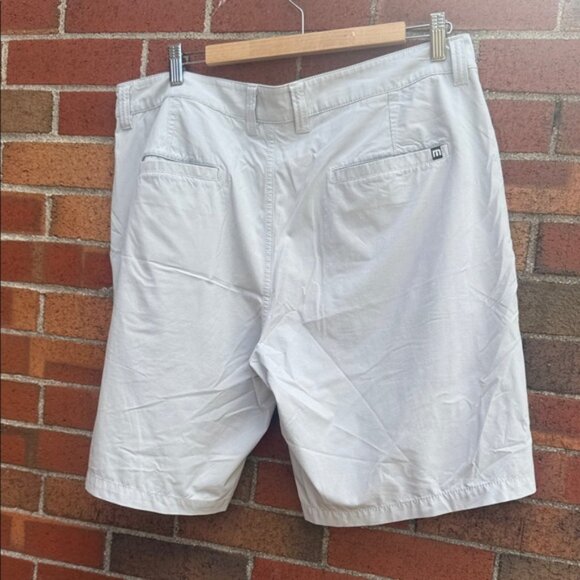 TravisMathew Men’s Golf Shorts Size 36 Gray Stretch Performance - Picture 3 of 4